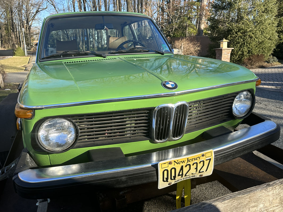 1976 BMW 2002 (mint green)